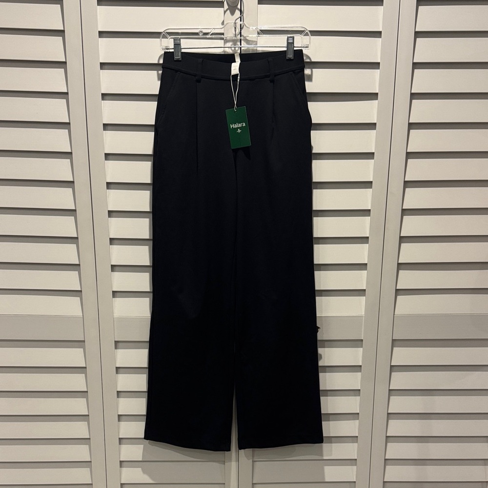 HALARA Black Wide Leg Pull on Pants with front Pockets.